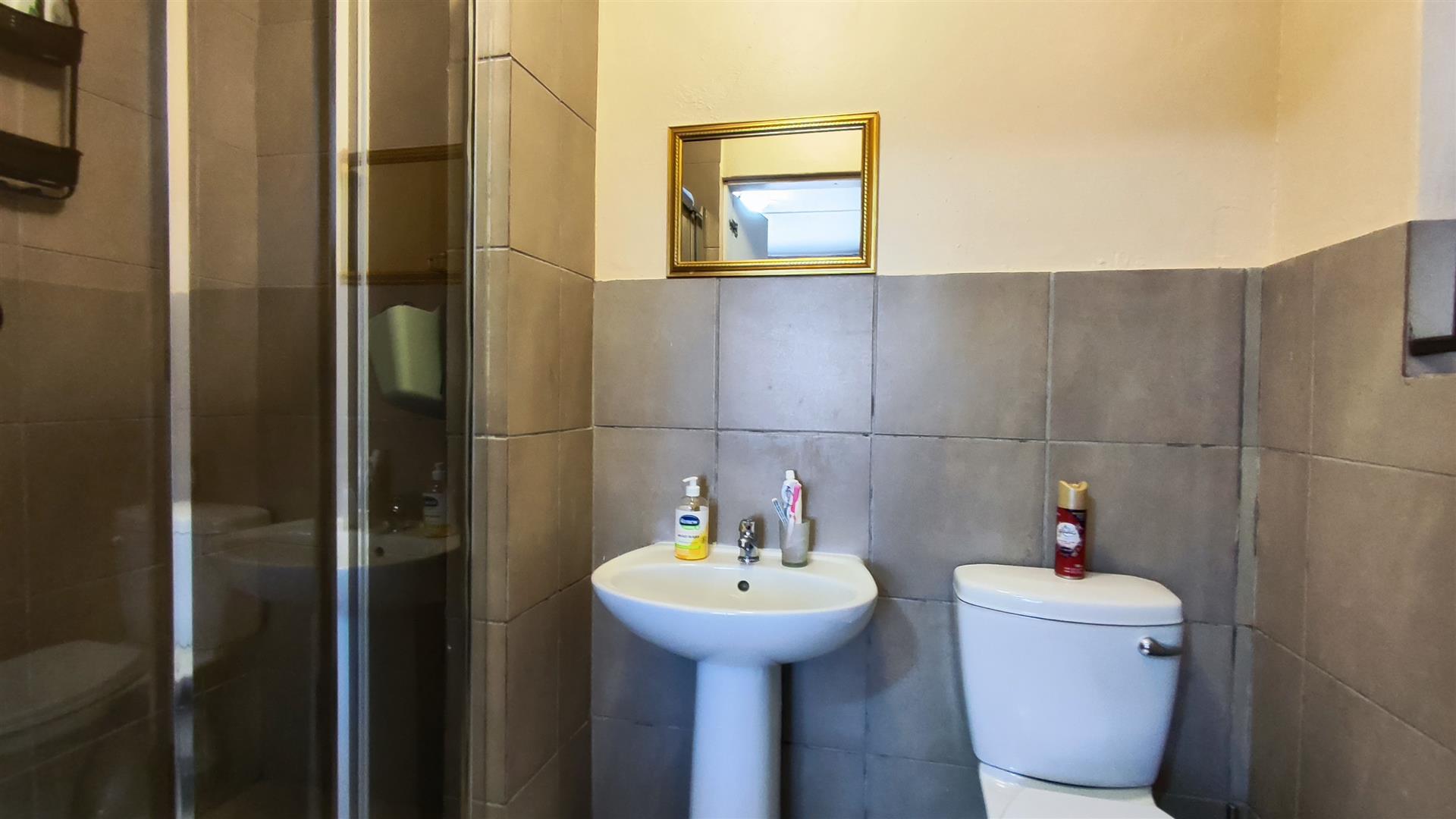 Main Bathroom - 4 square meters of property in Albertsdal