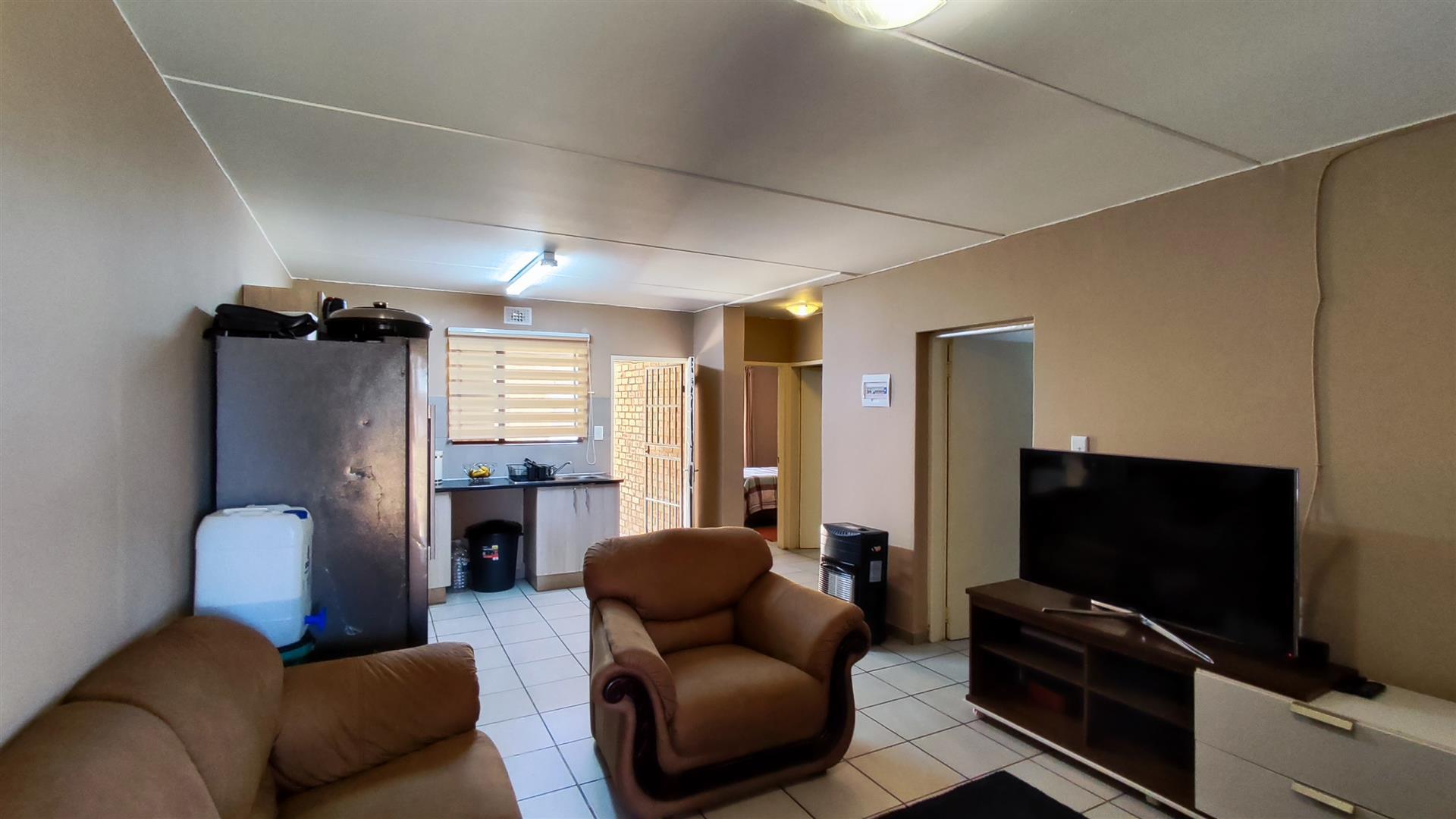 Lounges - 15 square meters of property in Albertsdal