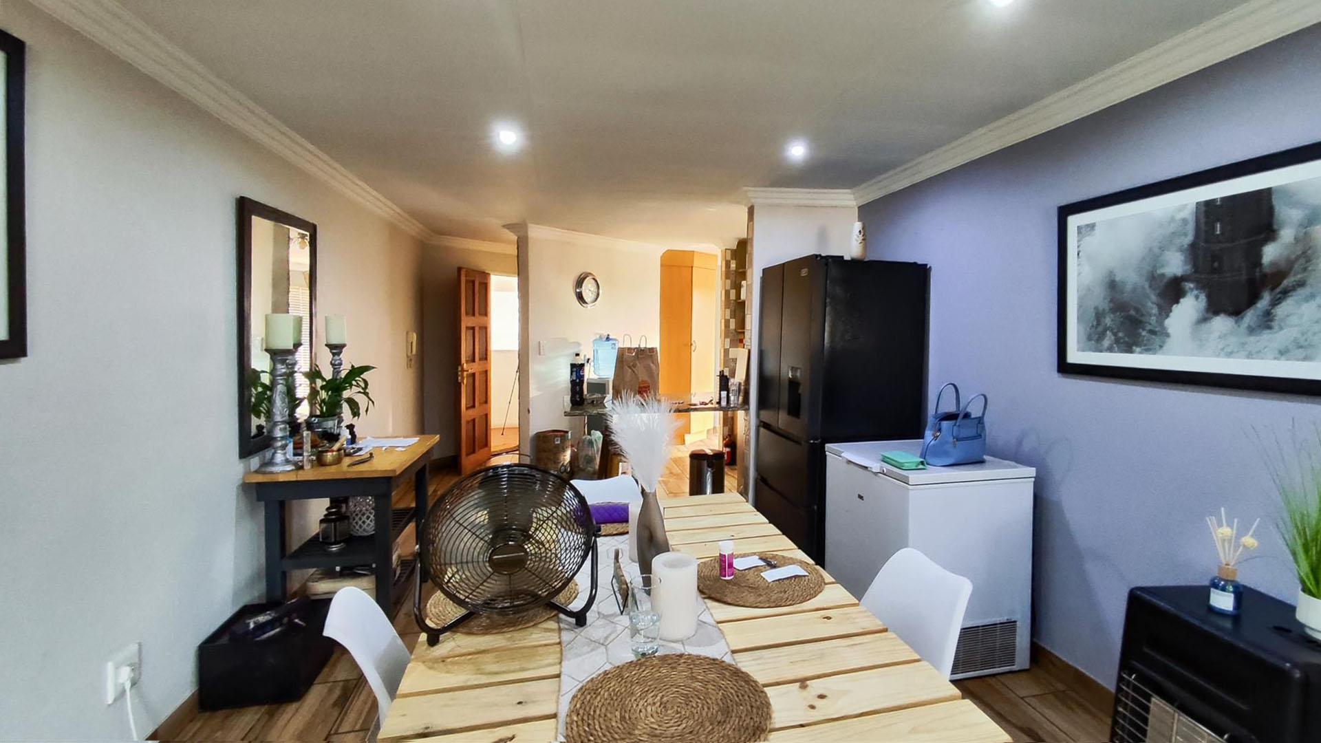 Dining Room - 14 square meters of property in Kempton Park