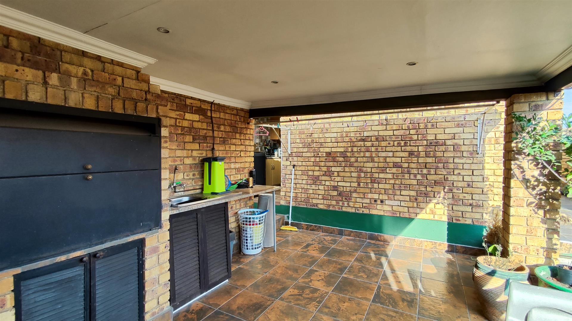 Patio - 19 square meters of property in Kempton Park