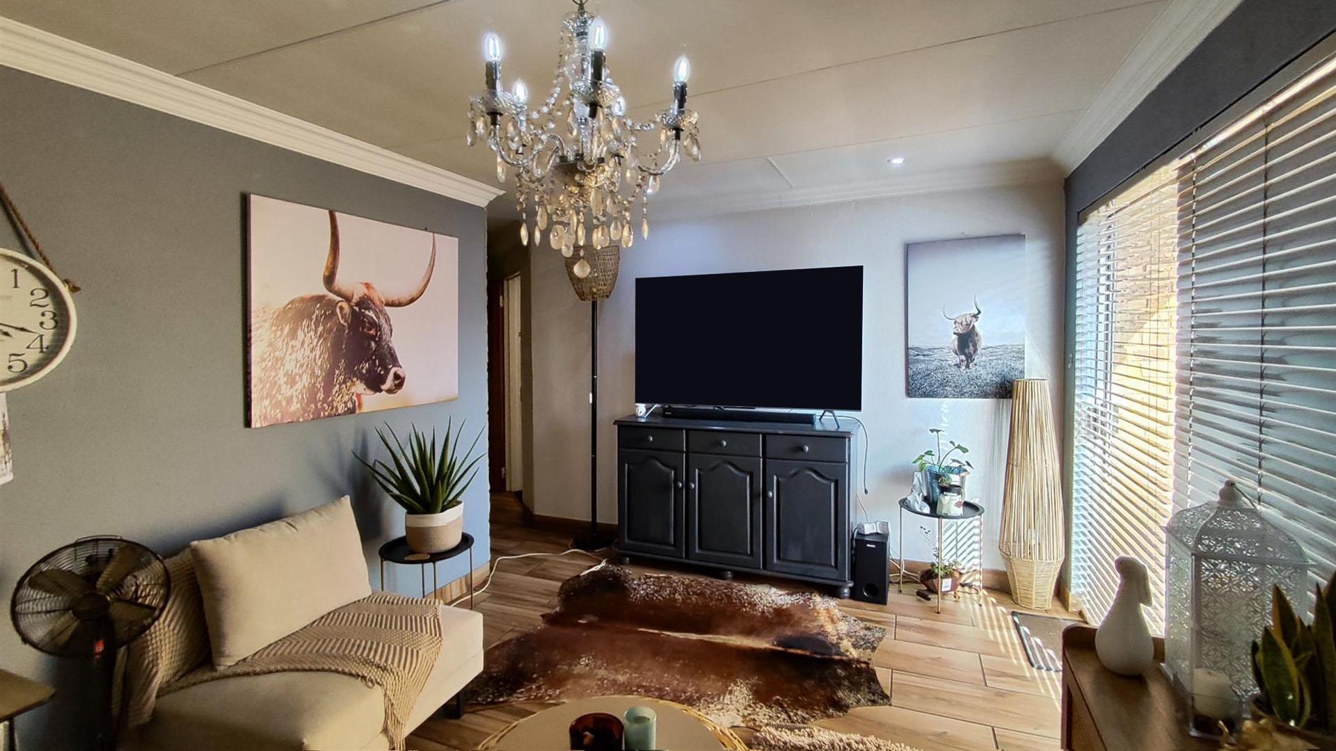 Lounges - 35 square meters of property in Kempton Park