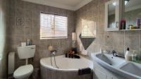 Main Bathroom - 5 square meters of property in Kempton Park