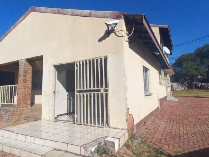 4 Bedroom House for Sale For Sale in Croydon - MR691099