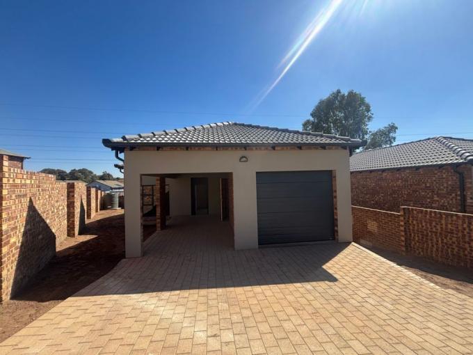 3 Bedroom House for Sale For Sale in Die Heuwel - MR691111