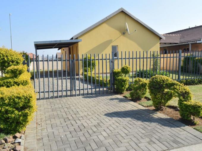 3 Bedroom House for Sale For Sale in Waterkloof (Rustenburg) - MR691127