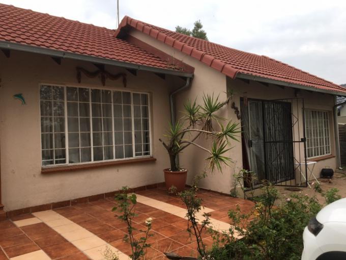 3 Bedroom House for Sale For Sale in Brackendowns - MR691136