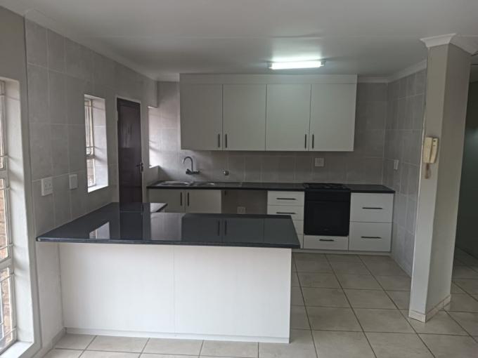 2 Bedroom Simplex for Sale For Sale in New Redruth - MR691137