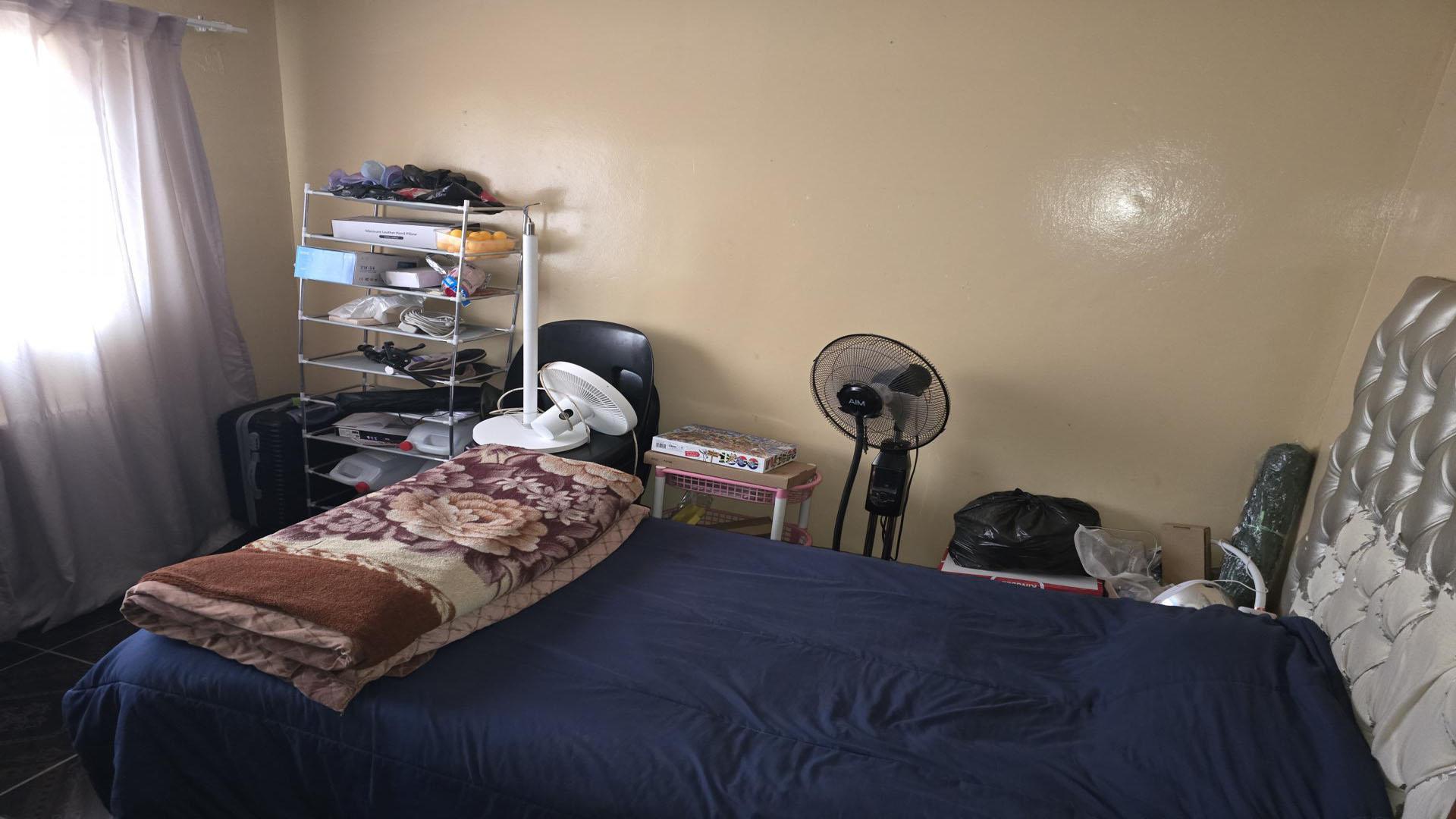 Bed Room 2 of property in Mmabatho