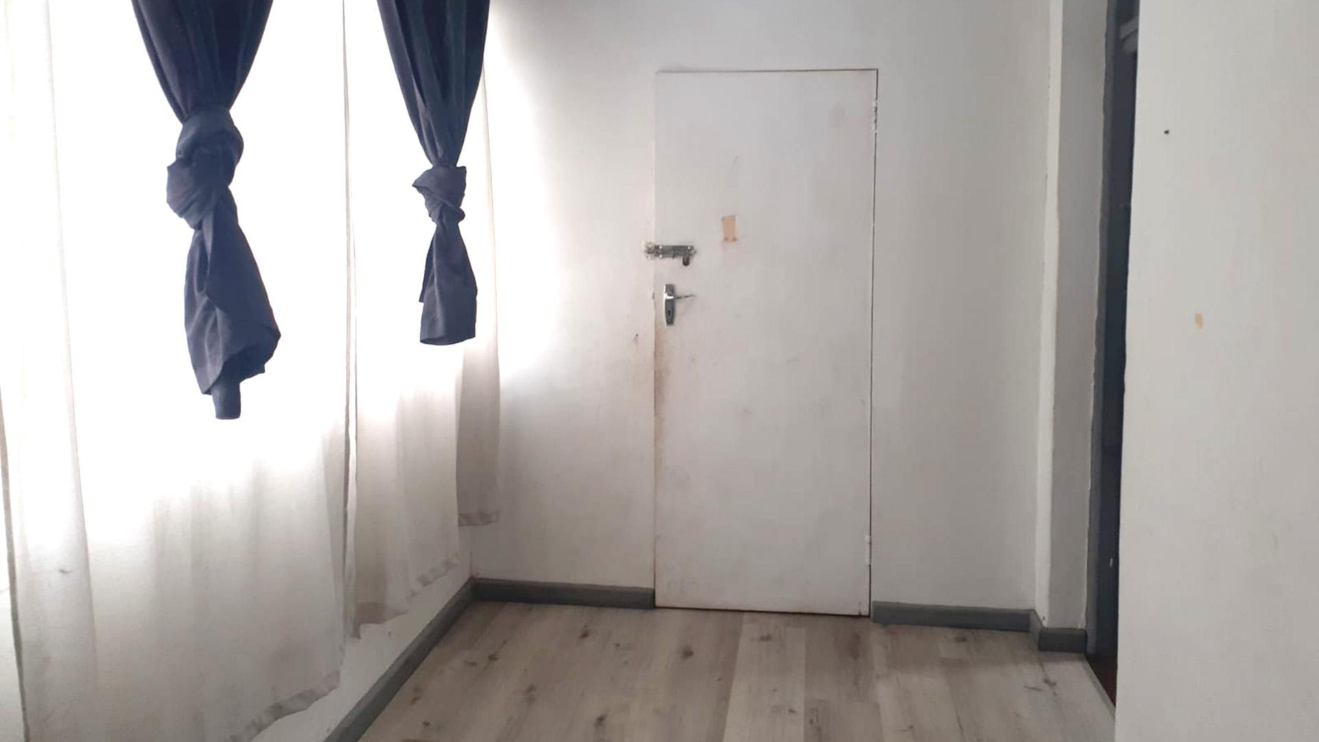 Foyer of property in North End