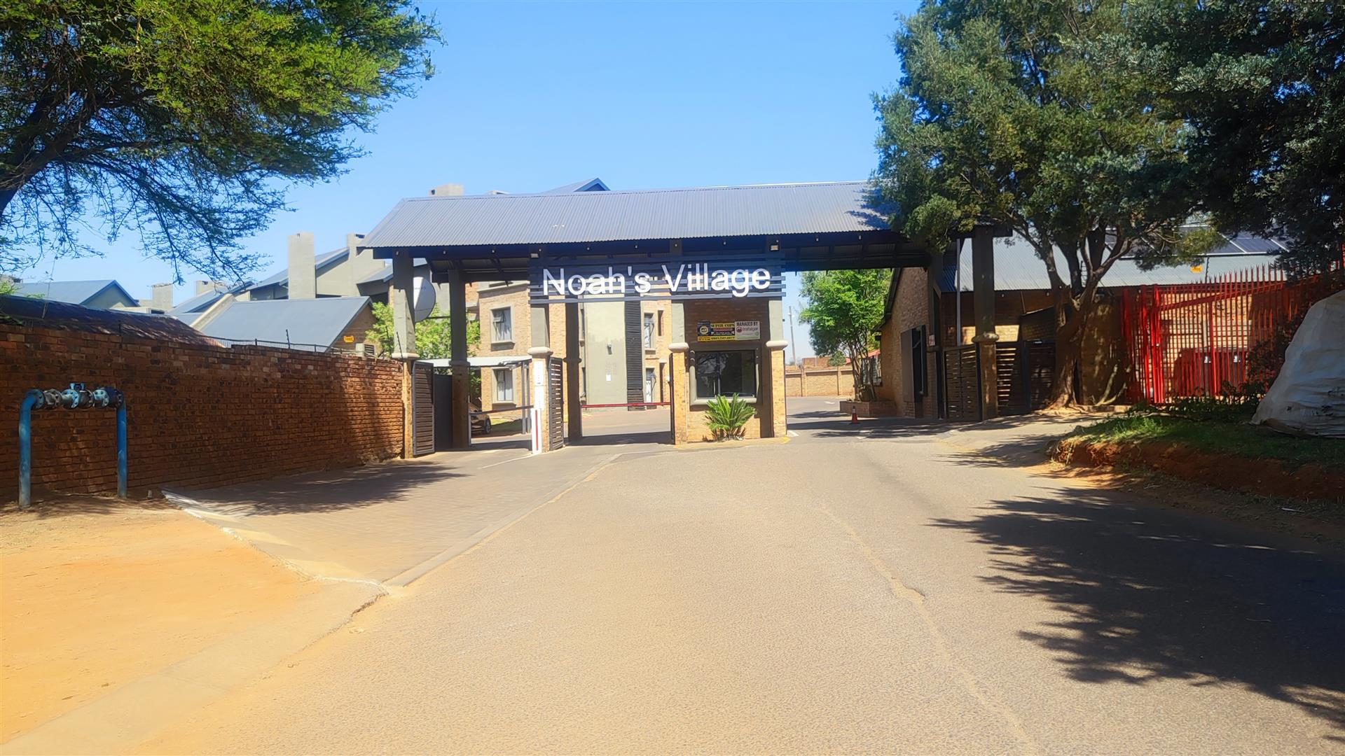 Front View of property in Pomona