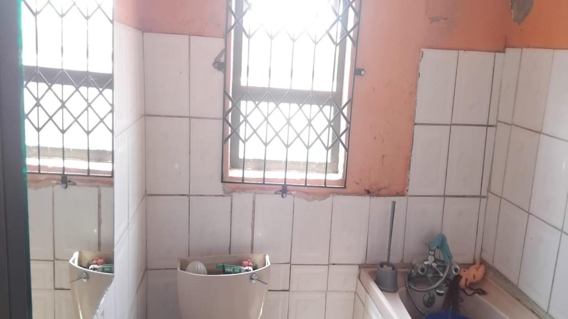 Bathroom 1 of property in Mdantsane