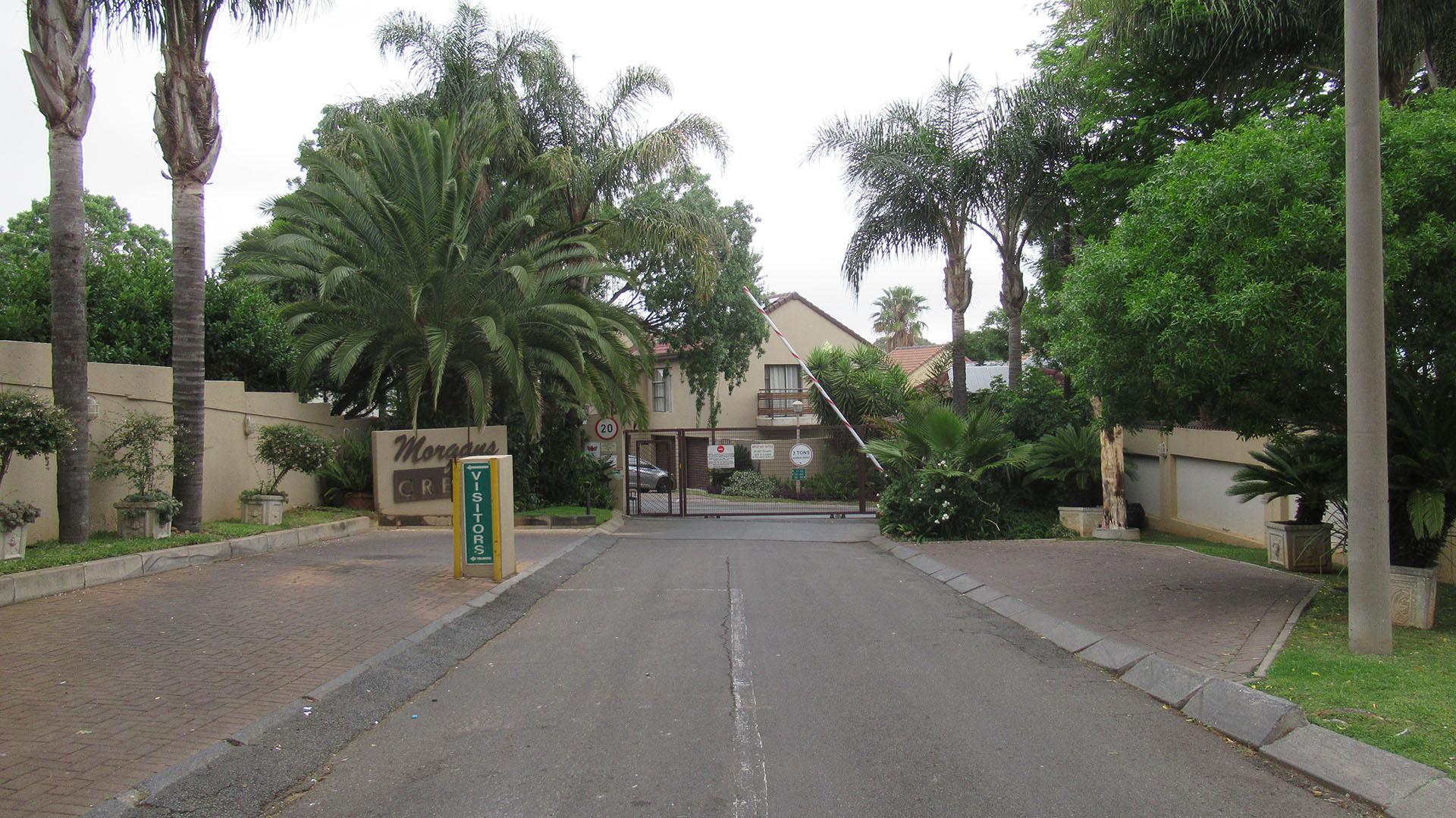 Front View of property in Strubensvallei