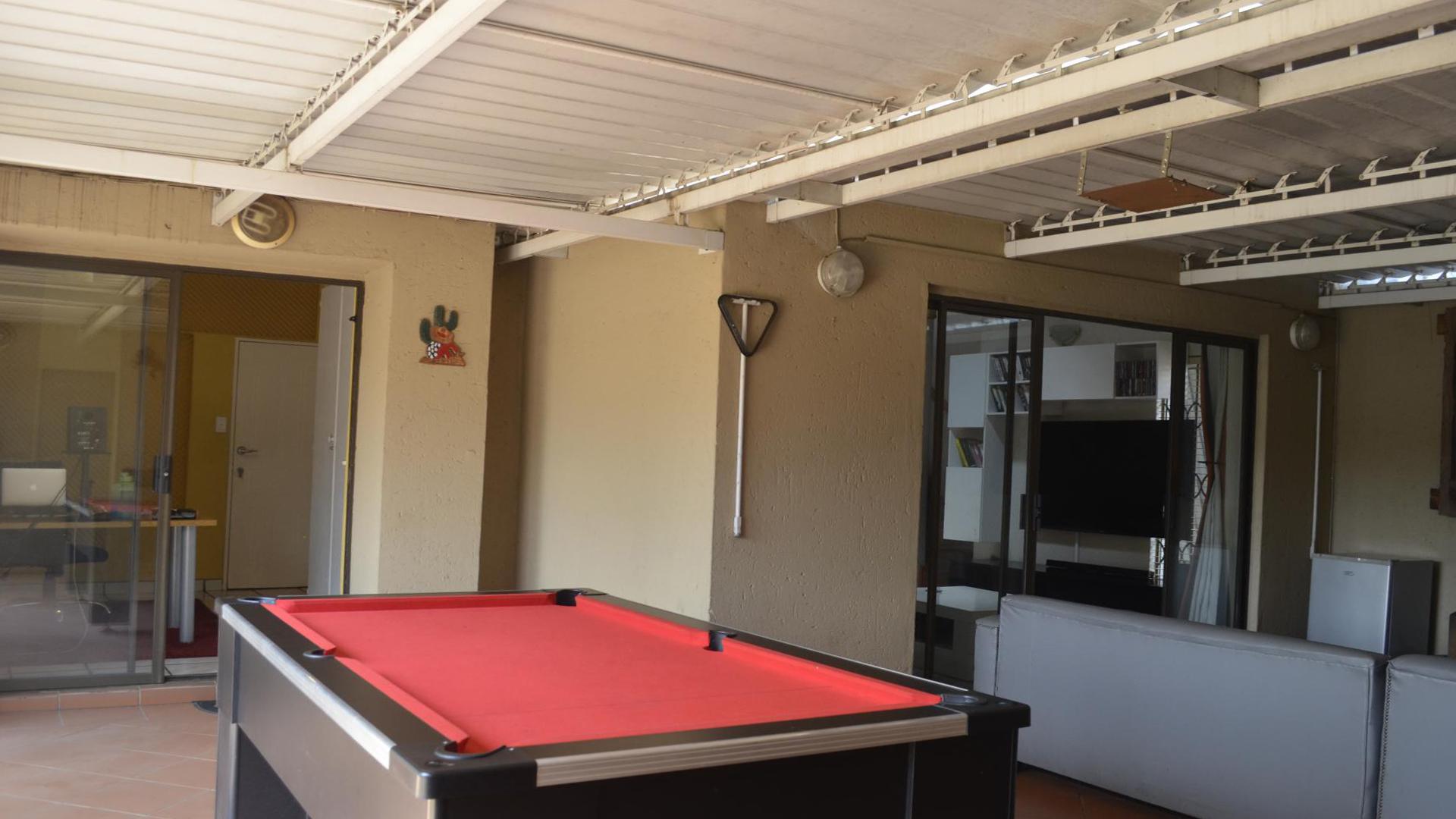 Entertainment of property in Strubensvallei