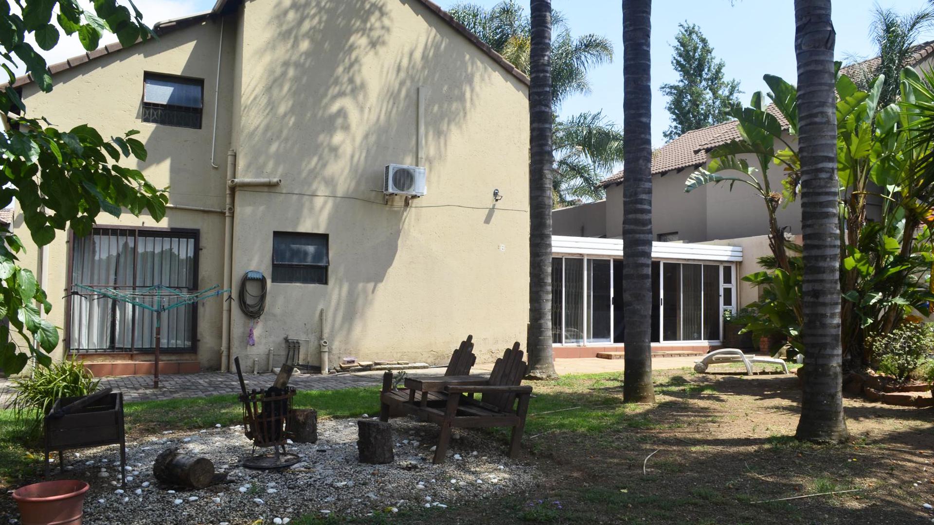 Backyard of property in Strubensvallei