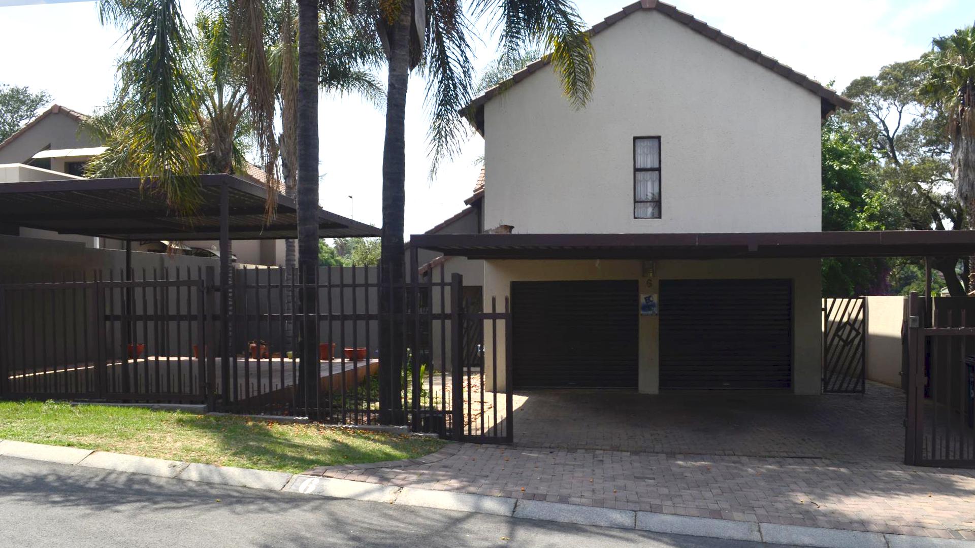 Front View of property in Strubensvallei