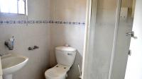 Bathroom 1 of property in Strubensvallei