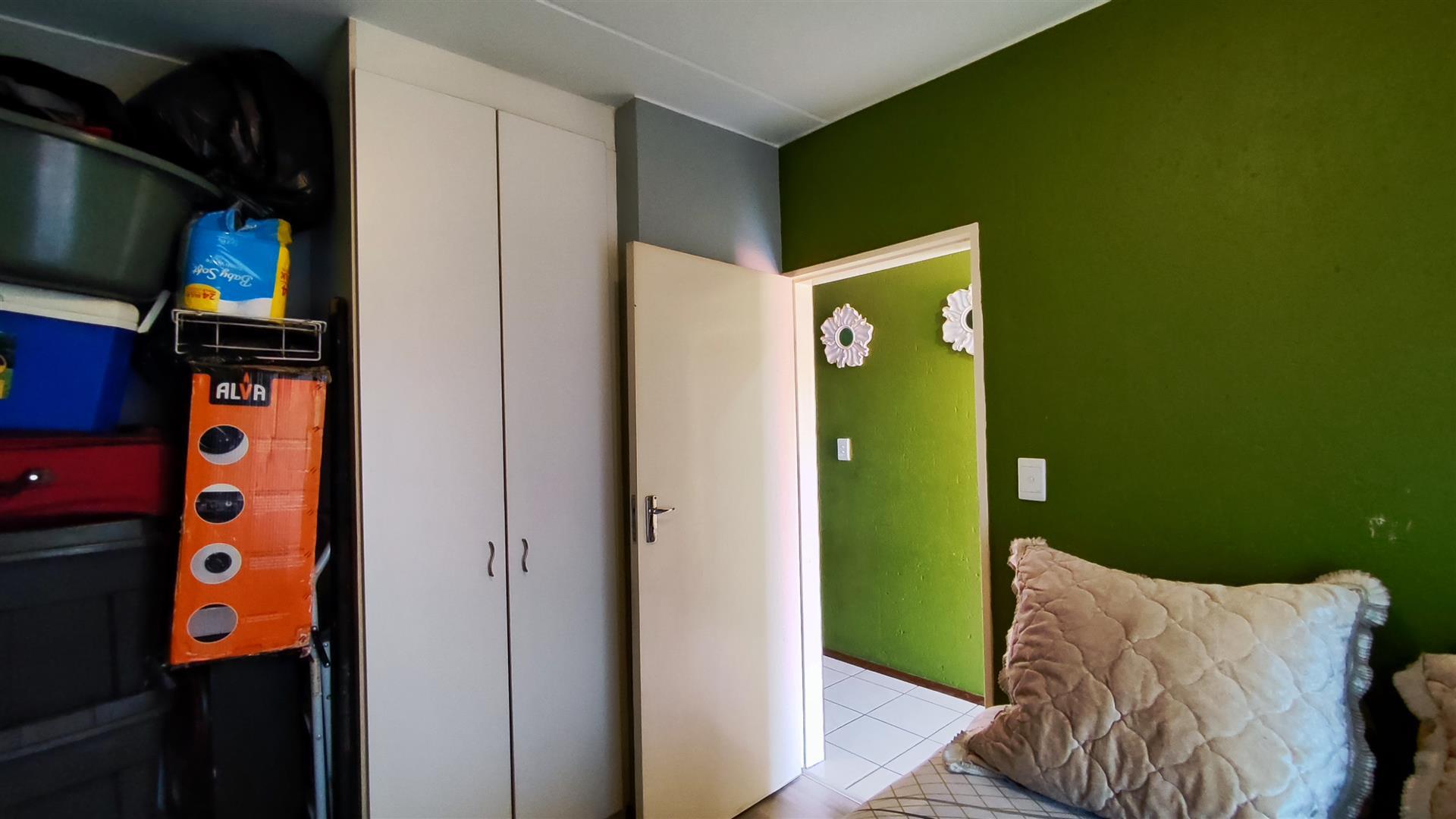 Bed Room 1 - 9 square meters of property in Comet