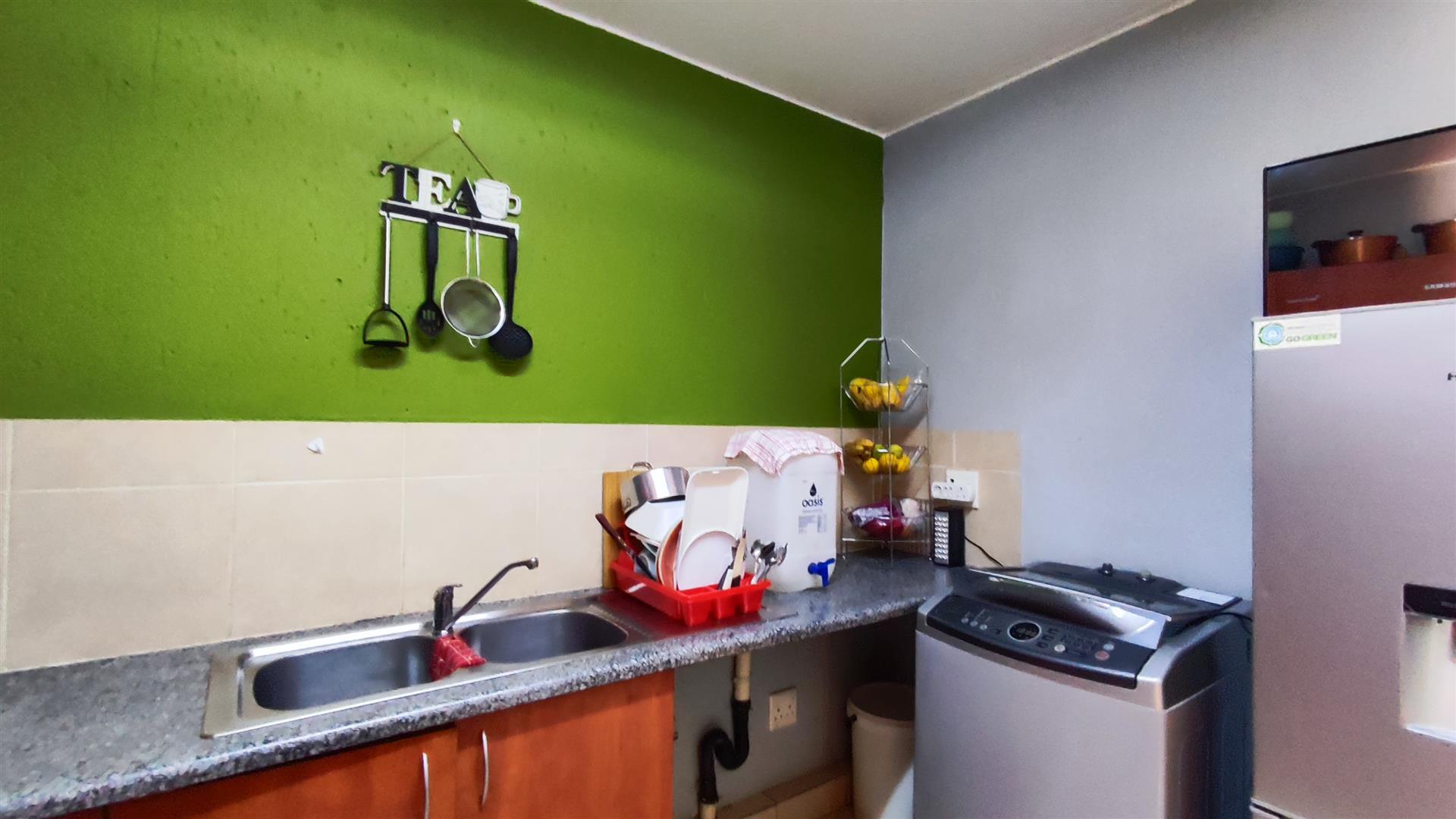 Kitchen - 9 square meters of property in Comet
