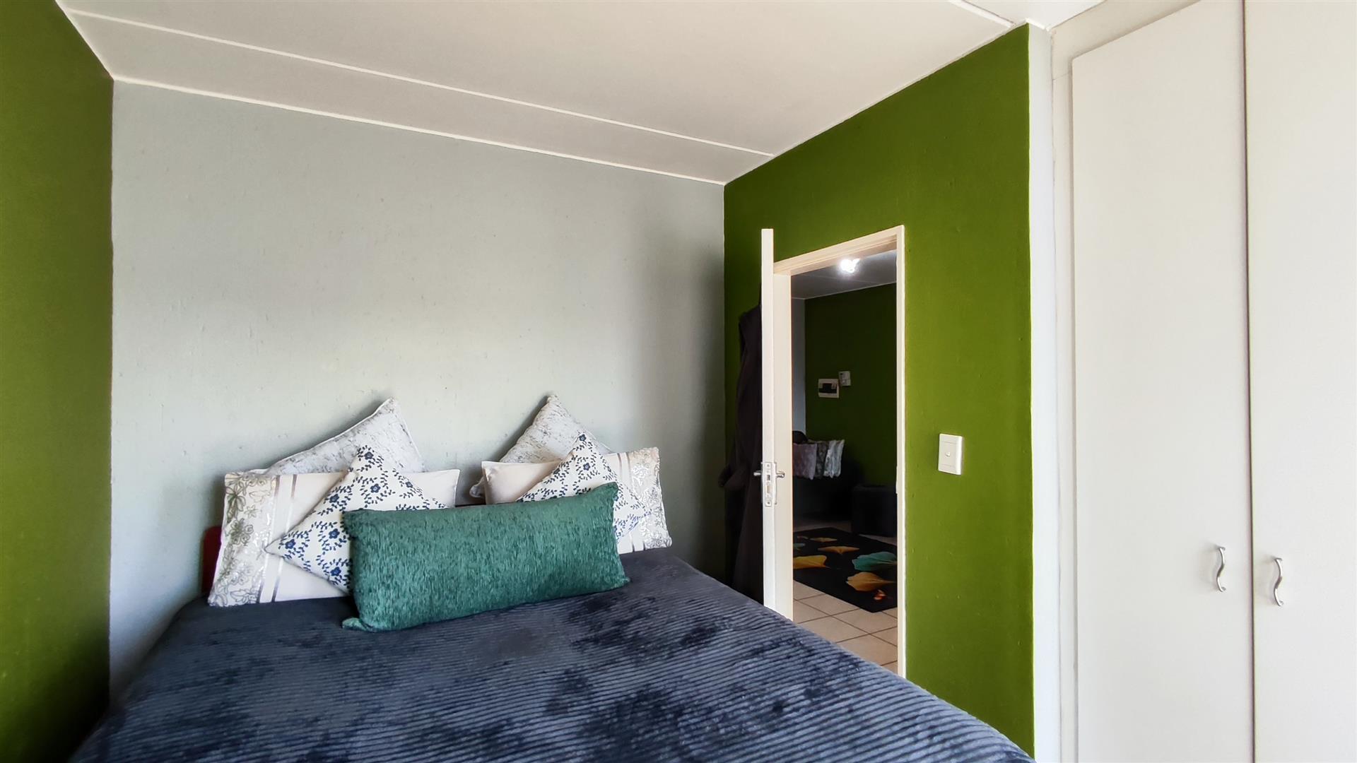 Bed Room 2 - 11 square meters of property in Comet