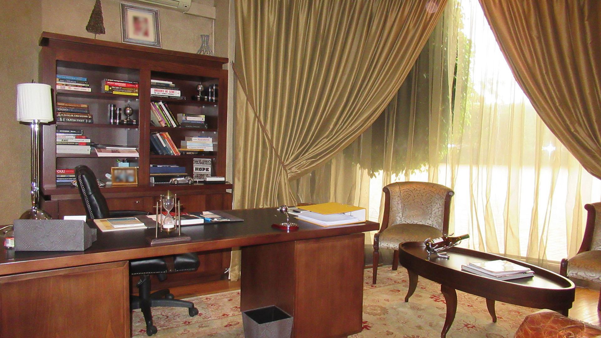 Study - 42 square meters of property in Ruimsig