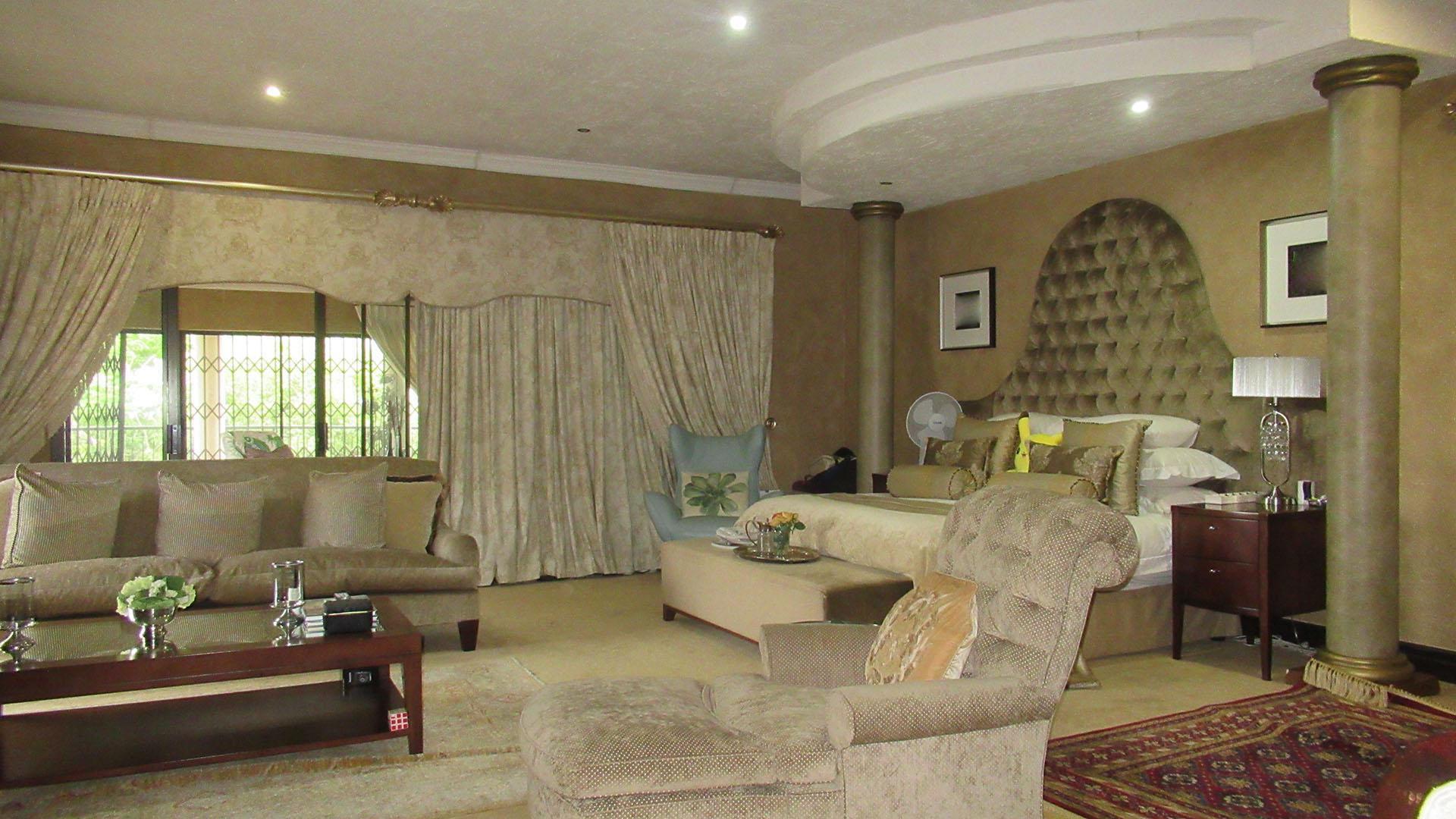 Main Bedroom - 72 square meters of property in Ruimsig