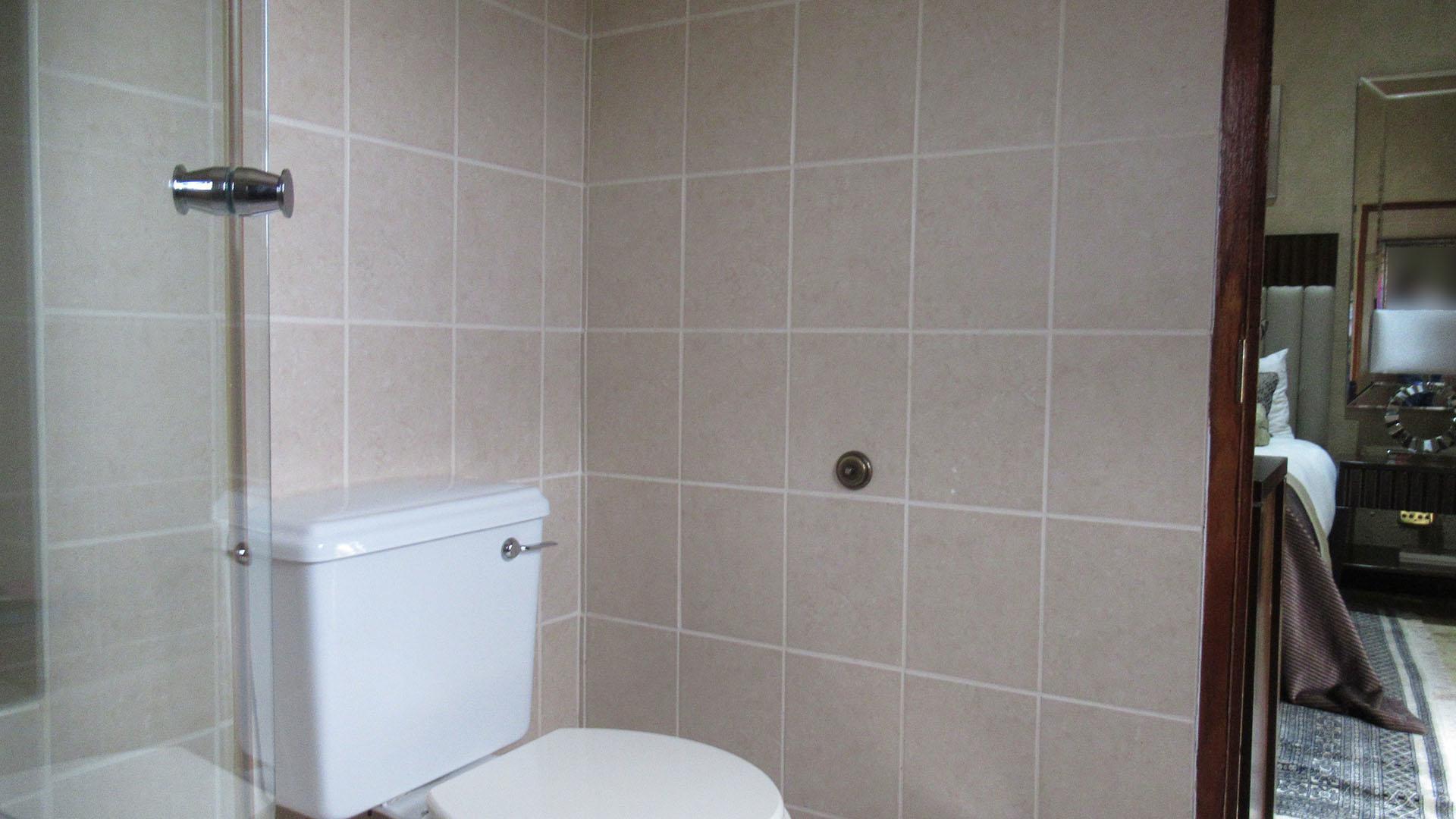 Bathroom 3+ - 18 square meters of property in Ruimsig