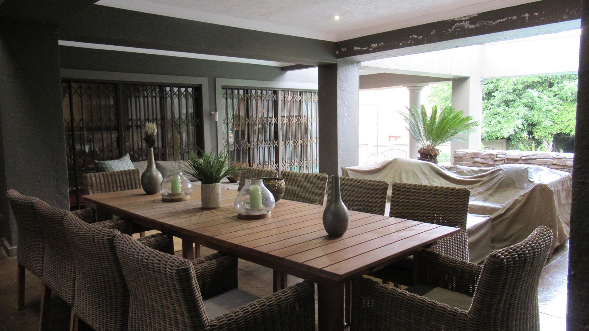 Patio - 105 square meters of property in Ruimsig