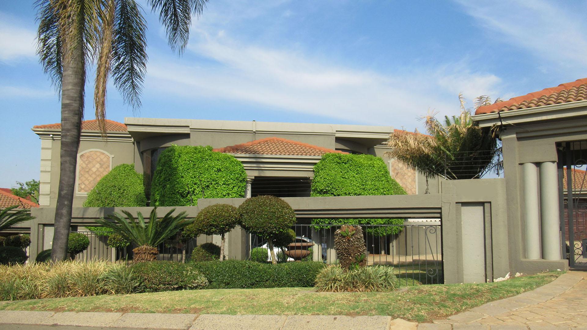 Front View of property in Ruimsig