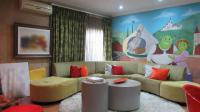 Lounges - 208 square meters of property in Ruimsig