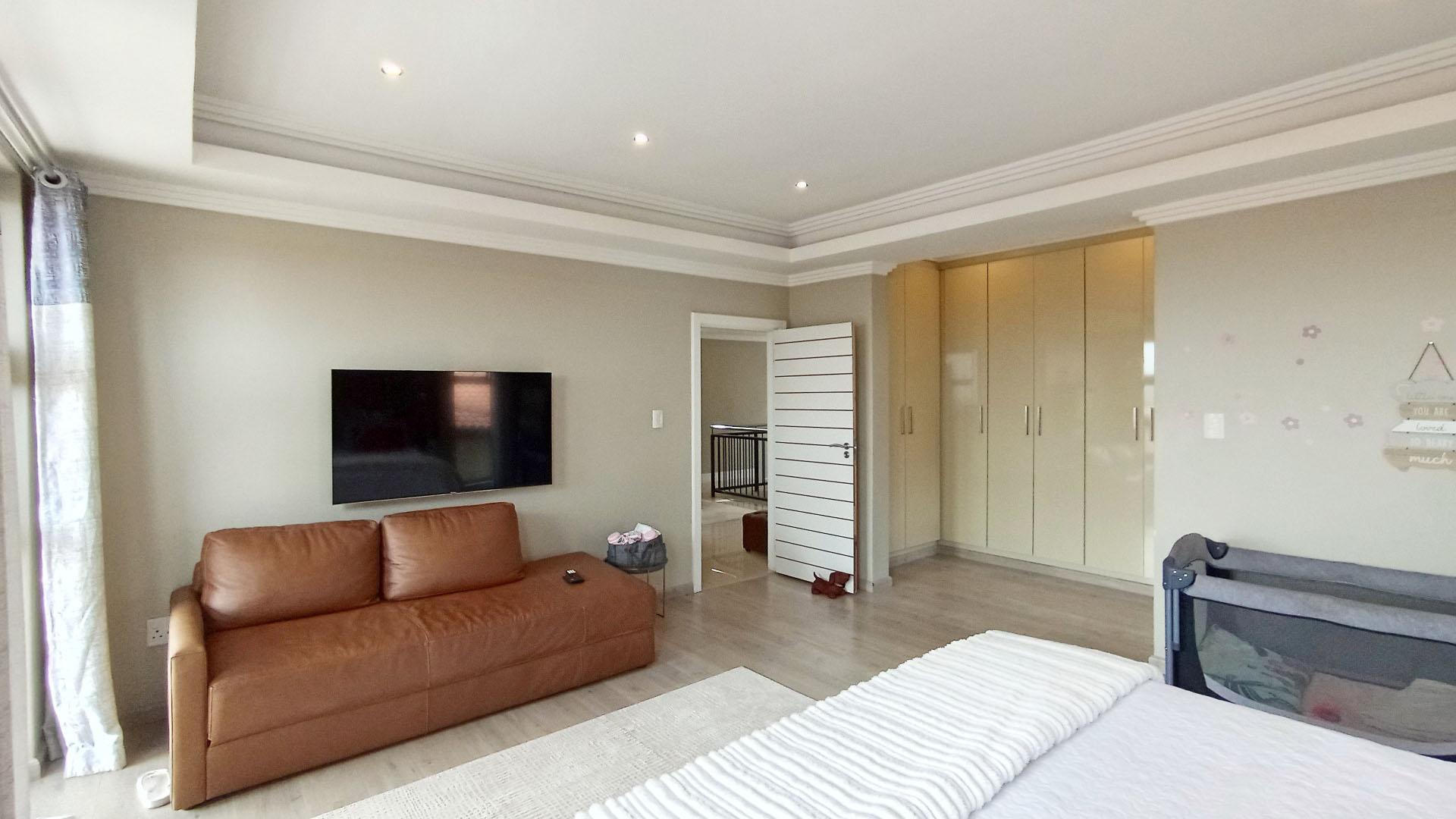 Main Bedroom - 26 square meters of property in Umhlanga Rocks