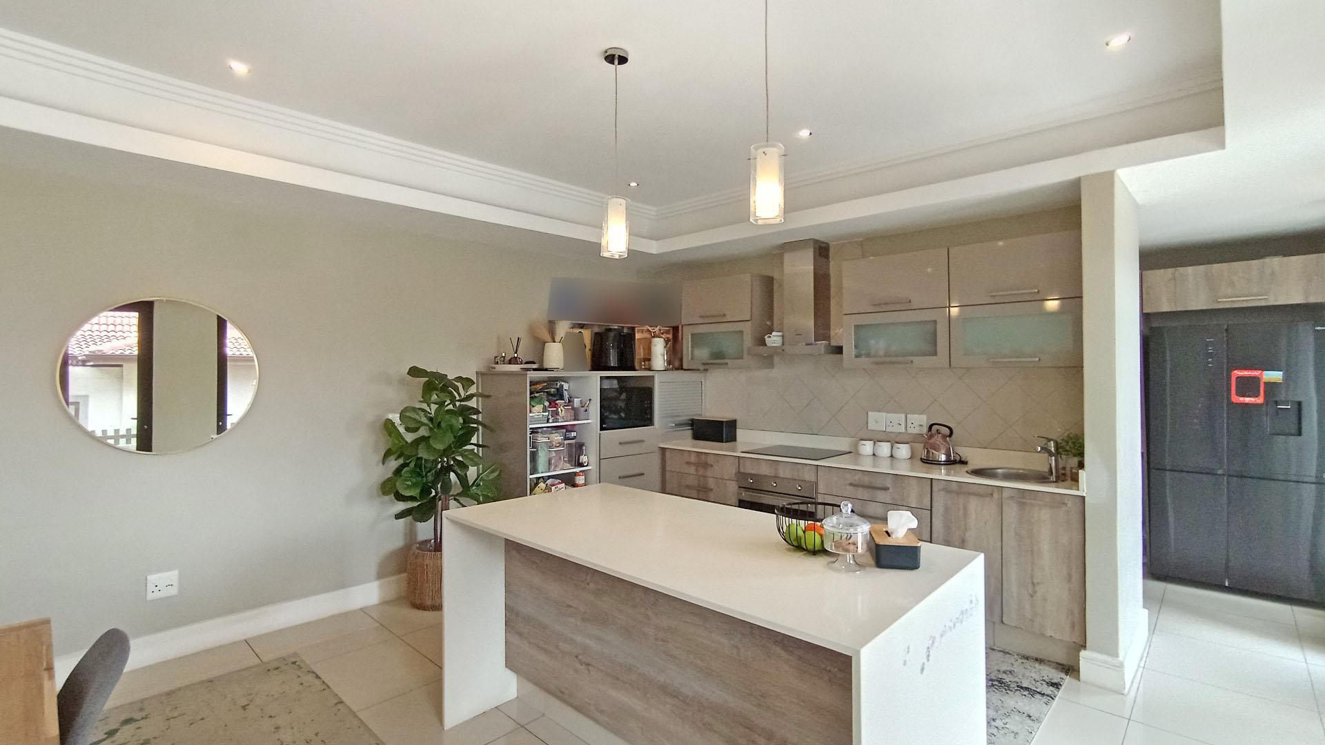 Kitchen - 18 square meters of property in Umhlanga Rocks