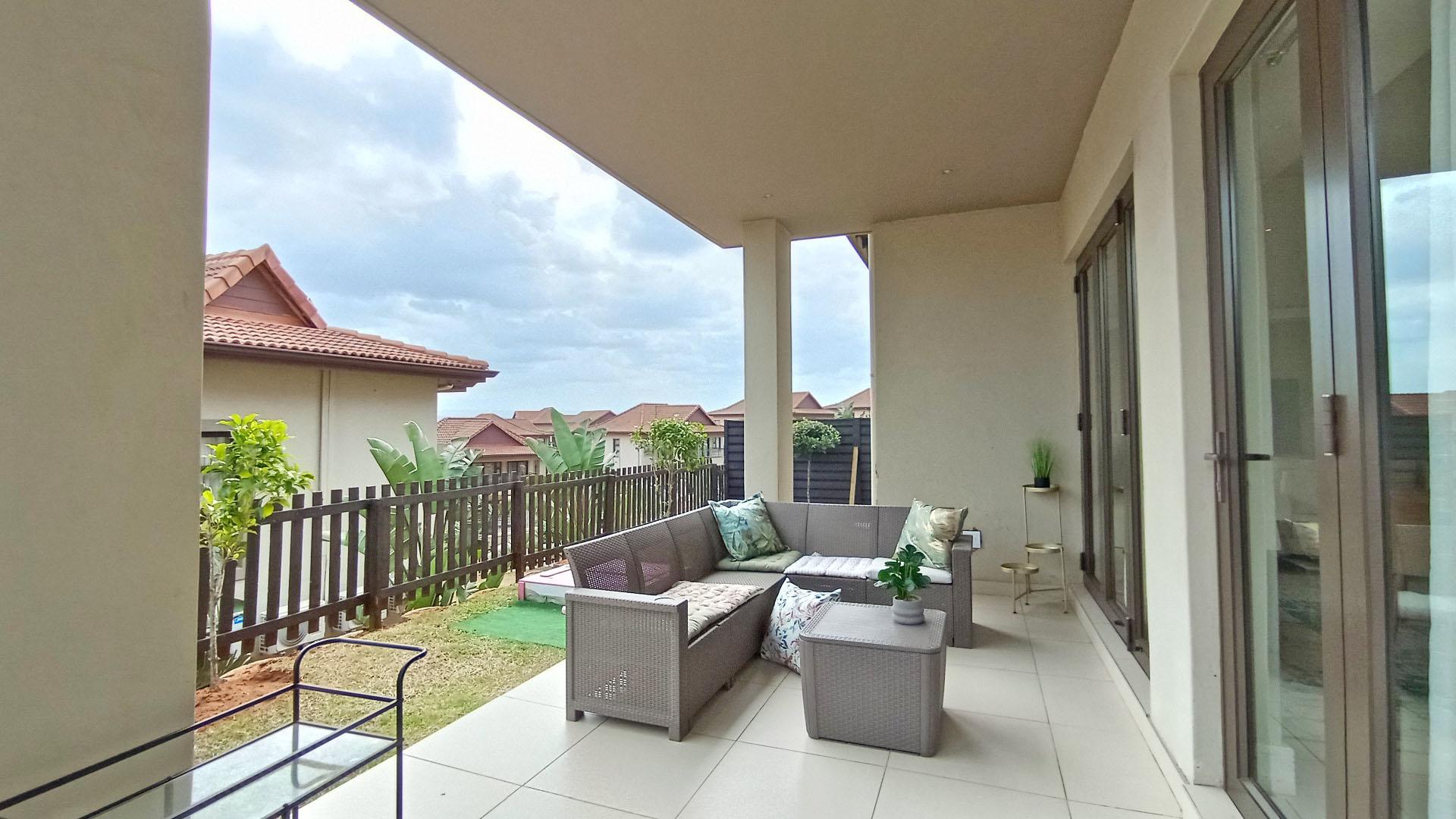 Patio - 24 square meters of property in Umhlanga Rocks