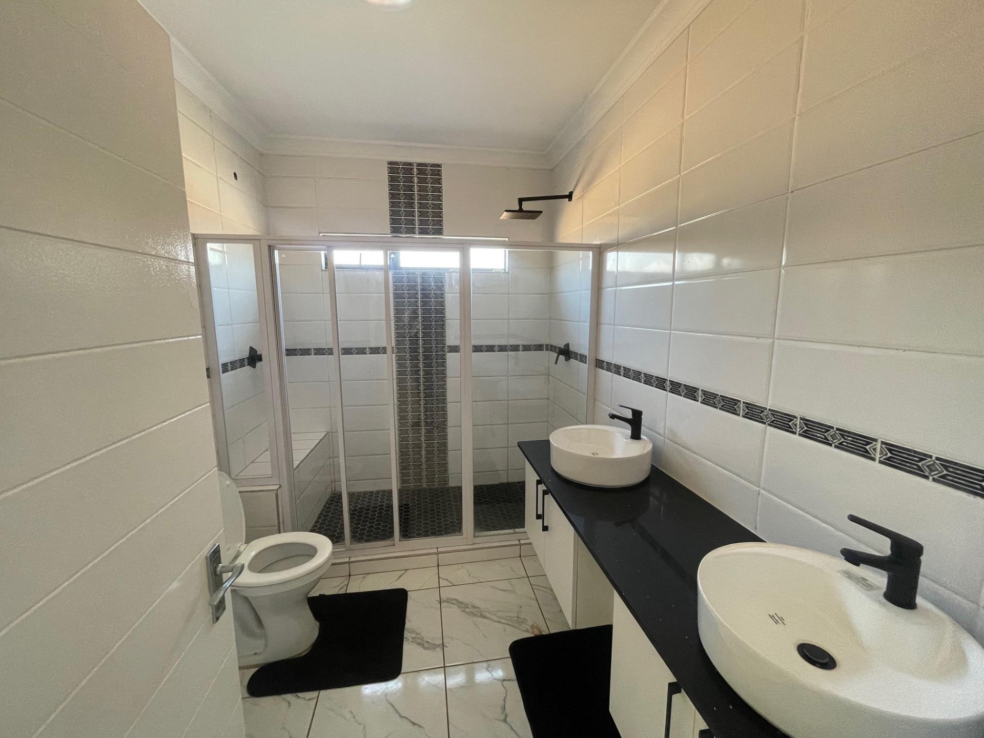  of property in Heatherview