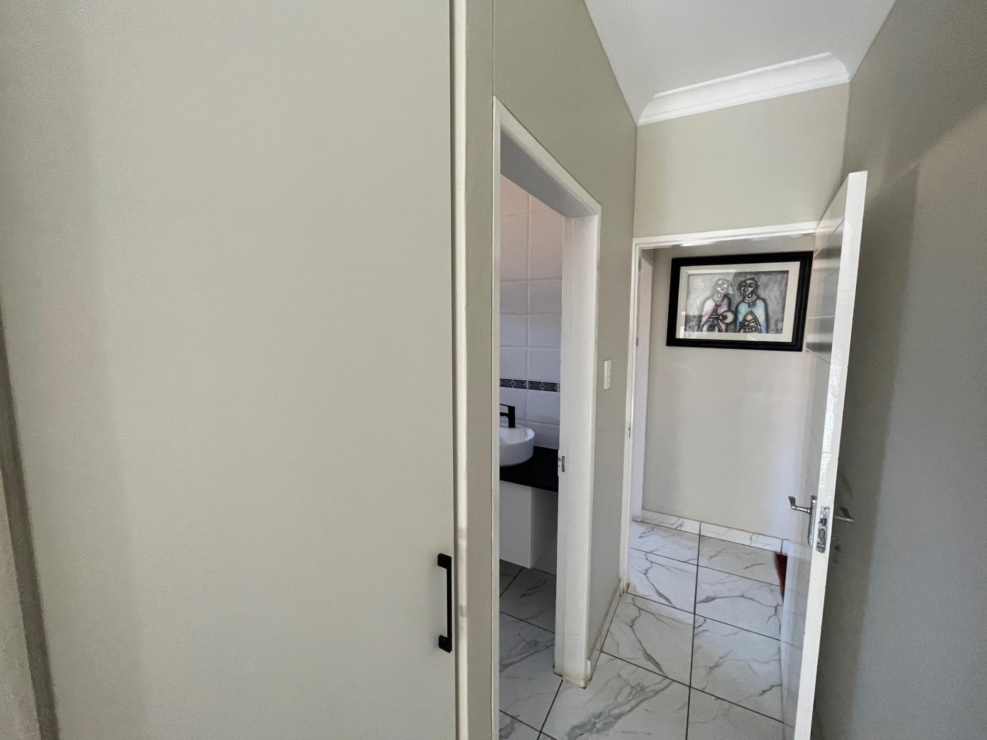  of property in Heatherview