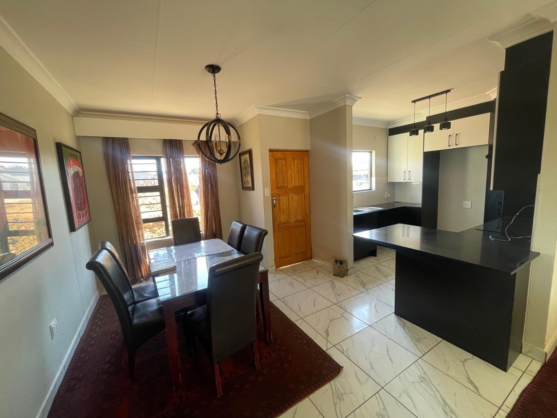  of property in Heatherview