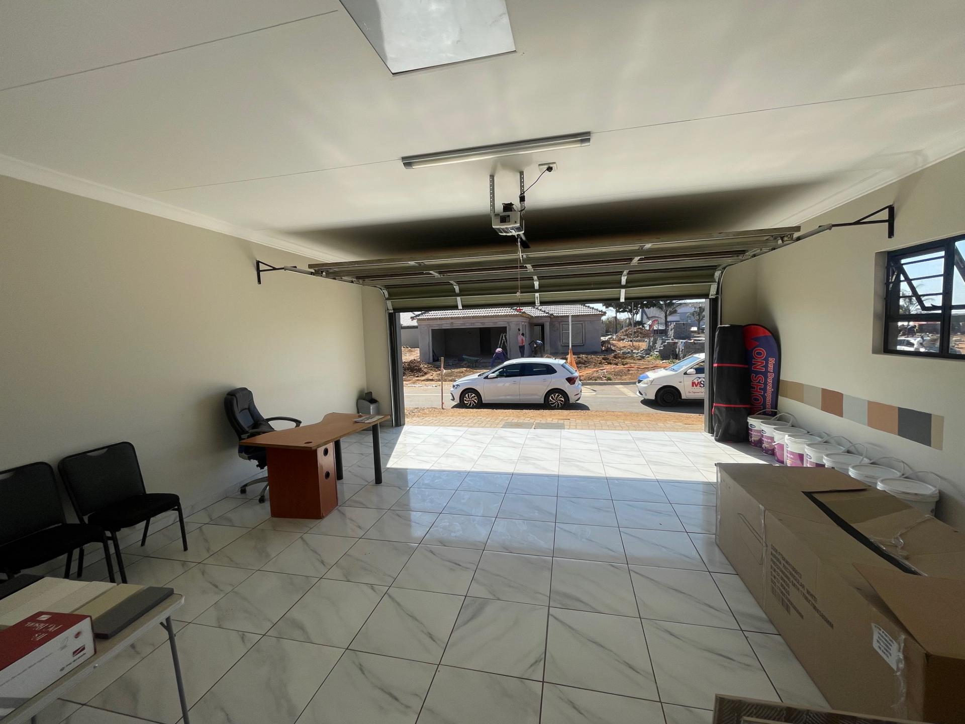  of property in Heatherview