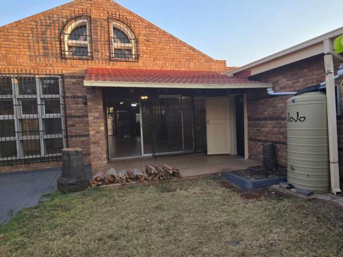 2 Bedroom Simplex for Sale For Sale in Welgelegen (Polokwane) - MR691208