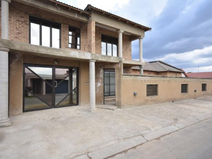 5 Bedroom House for Sale For Sale in Ormonde - MR691250
