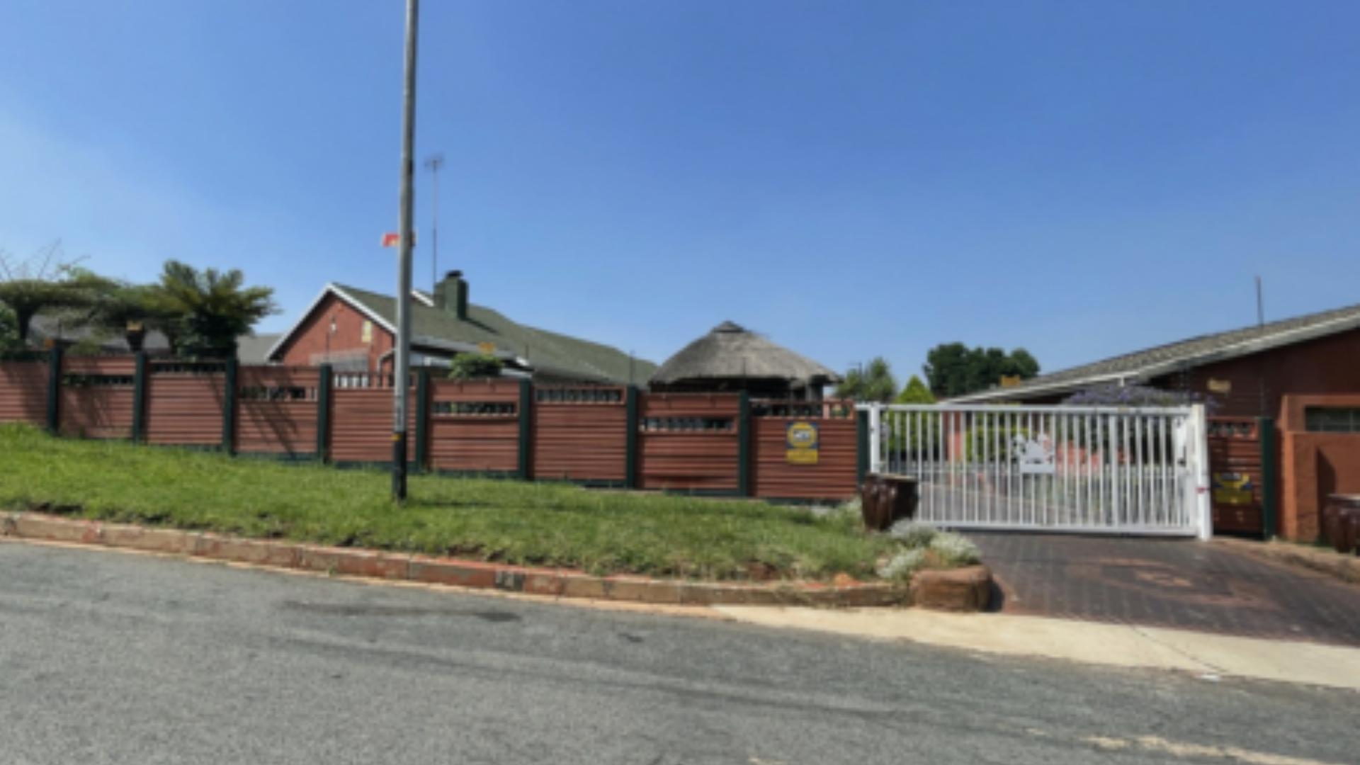 Front View of property in Lindhaven