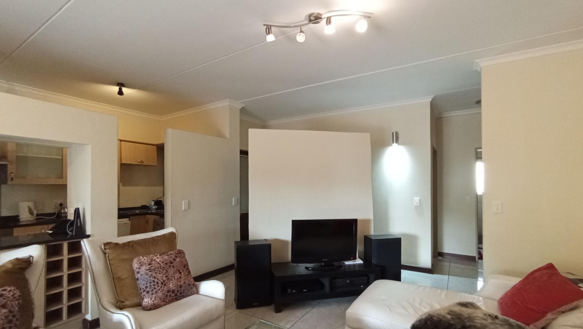 Lounges - 23 square meters of property in Beverley