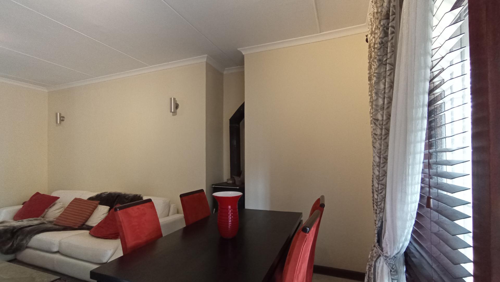 Dining Room of property in Beverley