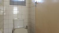 Bathroom 2 - 2 square meters of property in Toekomsrus