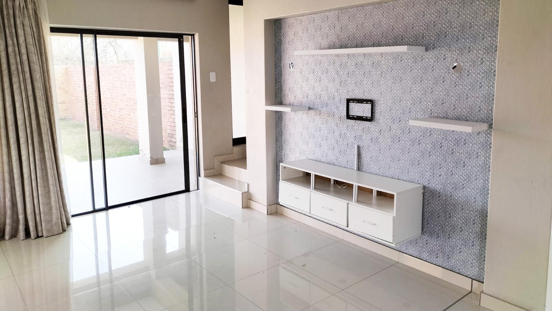 Lounges of property in Stonehenge