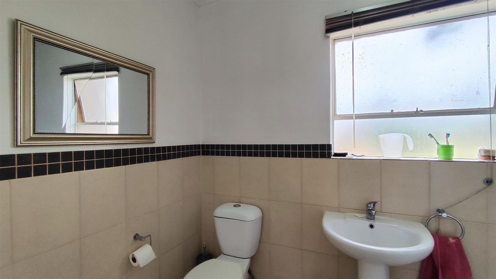 Bathroom 1 - 4 square meters of property in Meyerton