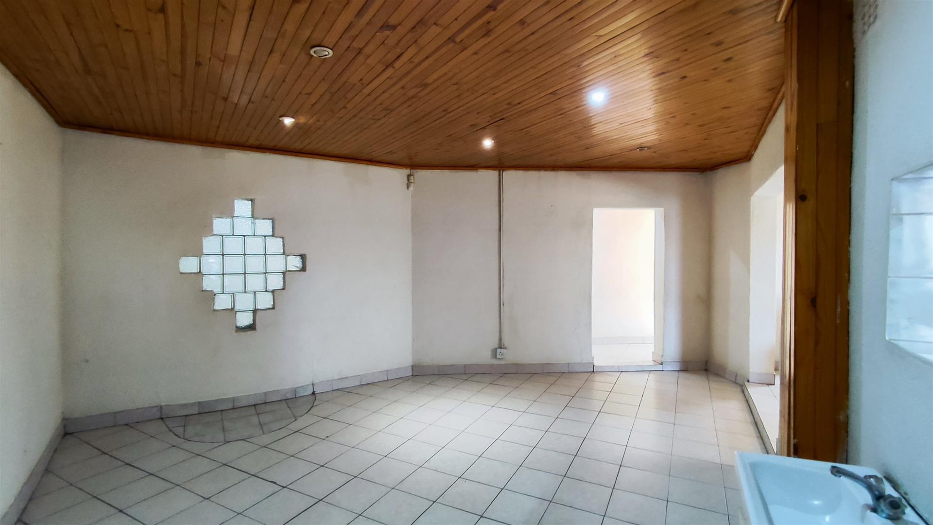 Dining Room - 32 square meters of property in Bakerton