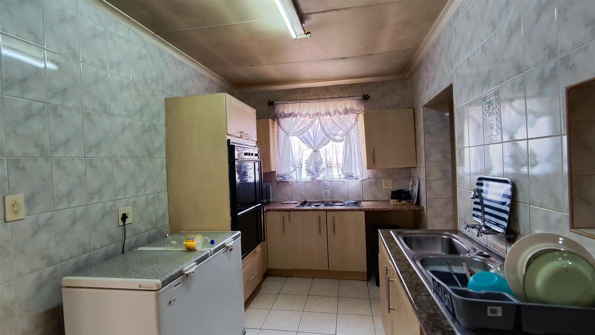 Kitchen - 13 square meters of property in Bakerton