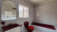 Main Bathroom - 8 square meters of property in Bakerton