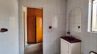 Main Bathroom - 8 square meters of property in Bakerton