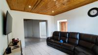 Lounges - 19 square meters of property in Bakerton