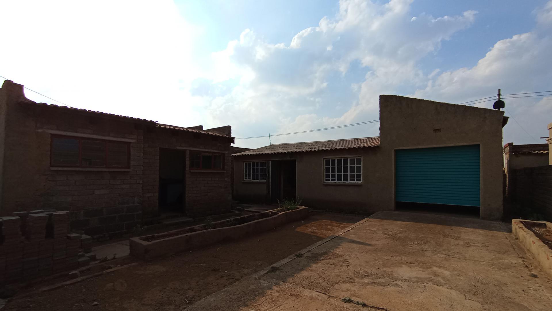 Front View of property in Lakeside - (Vereeniging)